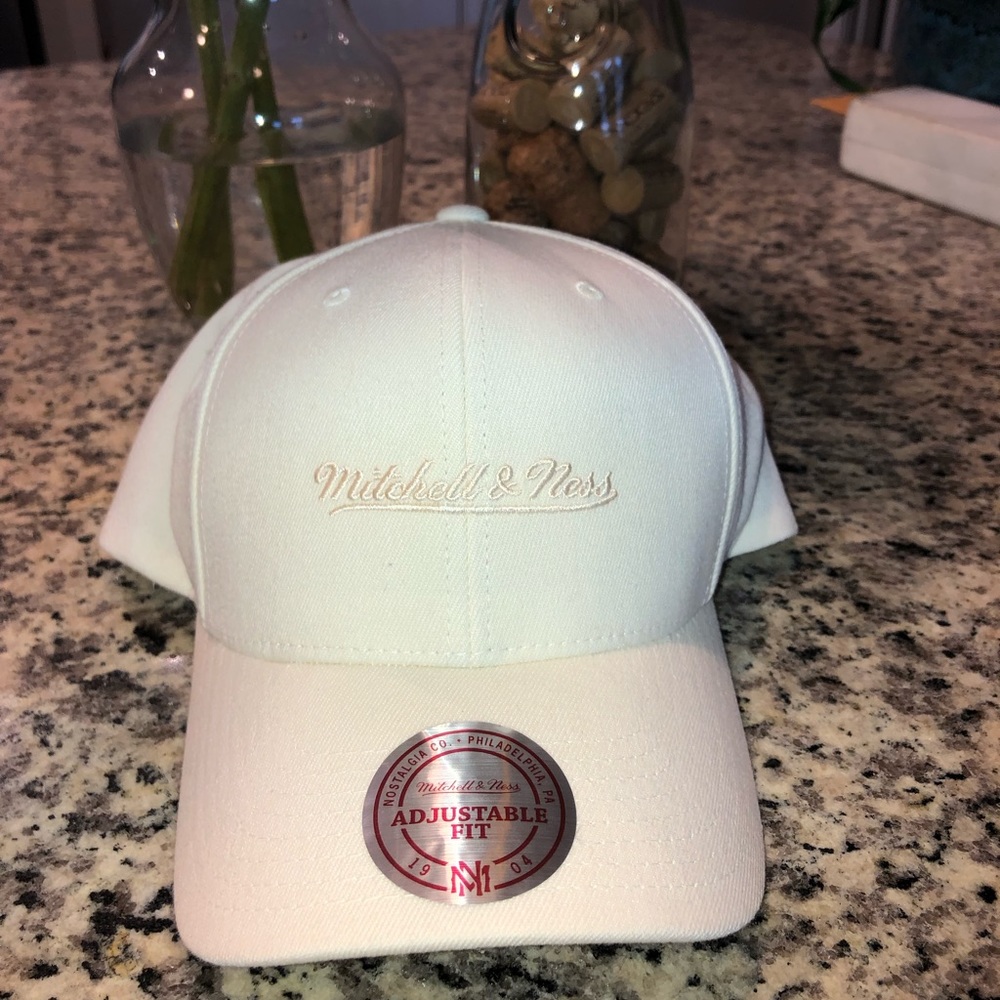 Mitchell & Ness SnapBack - Picture 3 of 4